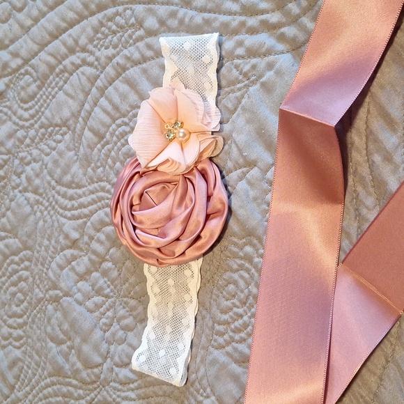 Flower belt with matching headband. - Picture 3 of 3